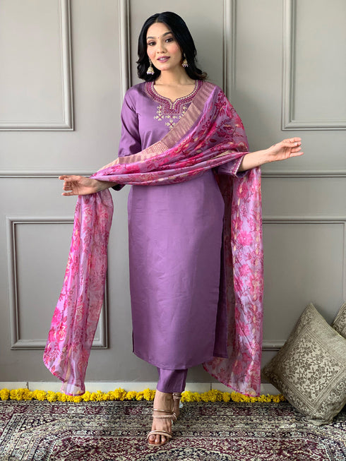 Lavender Viscose Chanderi Pant Suit 193059 Closure View